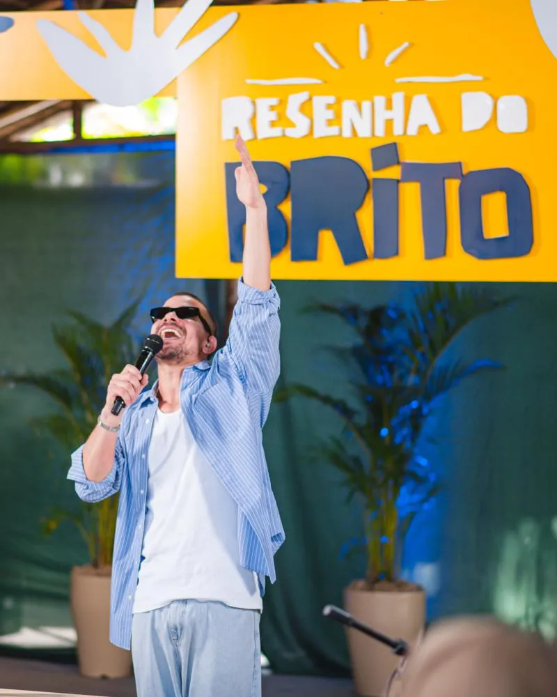 Thiago Martins estreia na “Resenha do Brito” com “Melhor Fase”