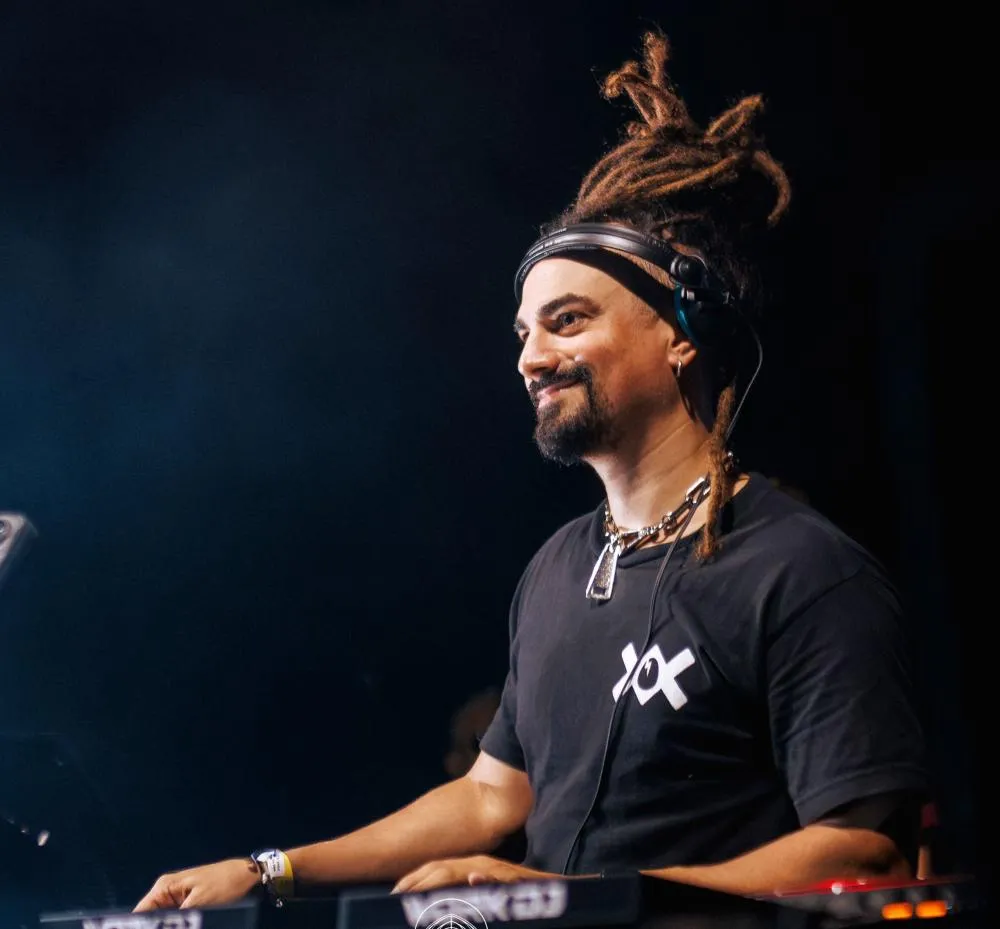 DJ Glen, Alok e ICARUZ unem forças em “Weekend Warriors”