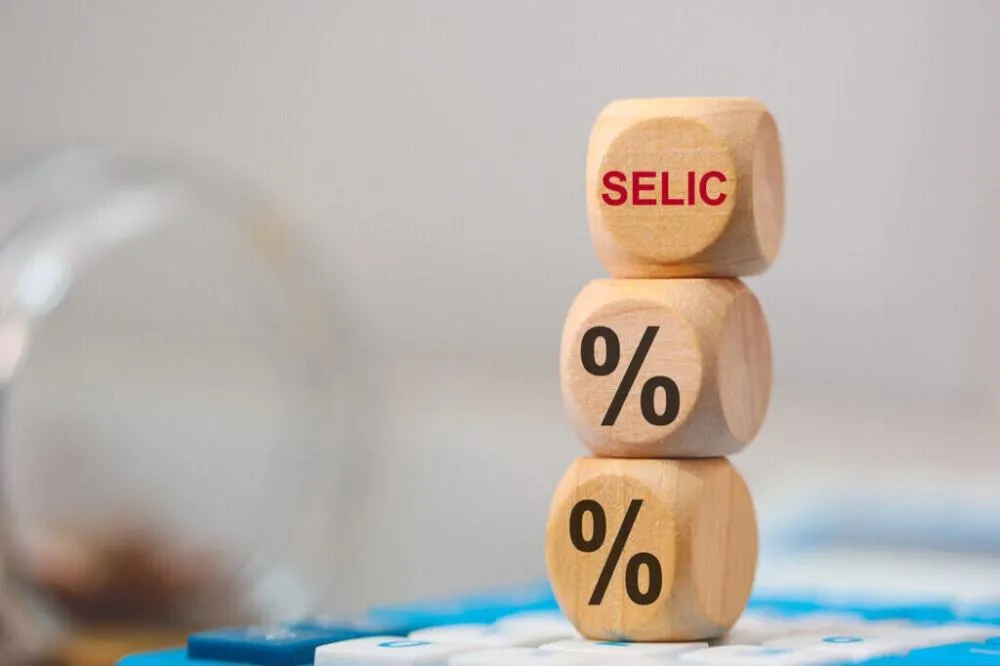 Selic a 15% não elimina riscos da renda fixa, alerta especialista