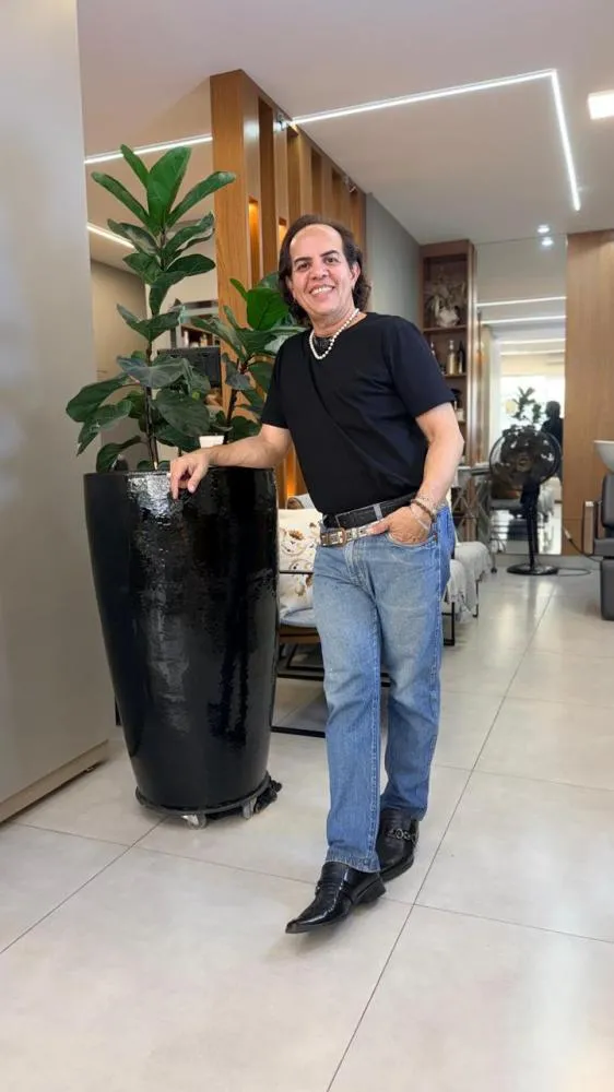 Max Milton: uma trajetória de recomeços, beleza e transformação.