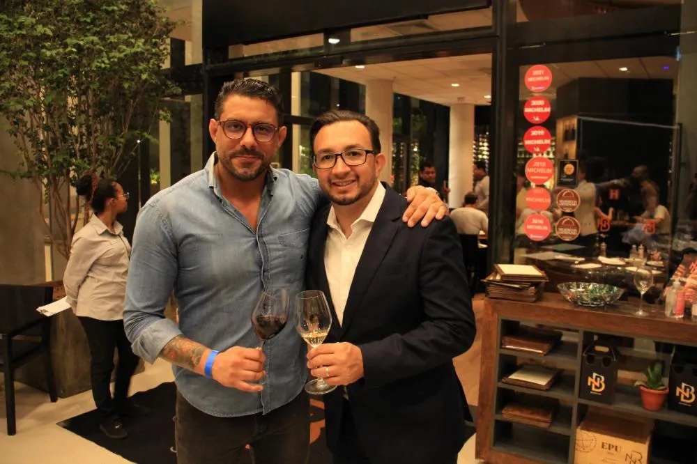Decanter Wine Day reúne convidados e especialistas em noite dedicada aos vinhos em Goiânia