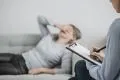 Em meio à pressa, cuidar da mente também é aprender a desacelerar