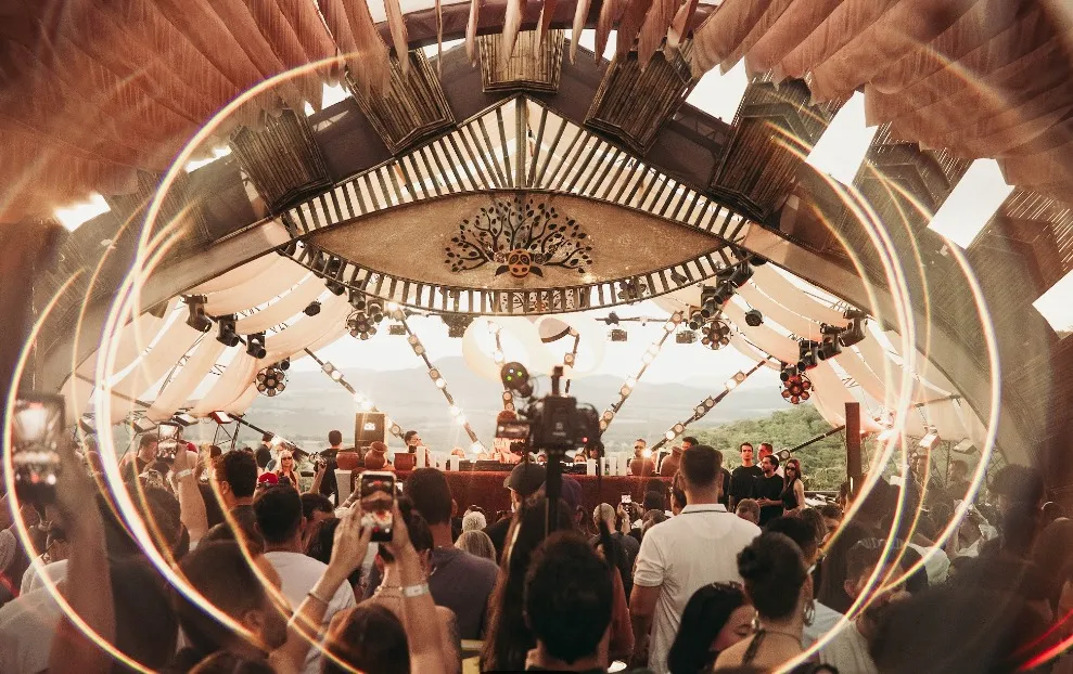 Piri Sunset amplia programação e leva Bhaskar e nomes da música eletrônica a Pirenópolis